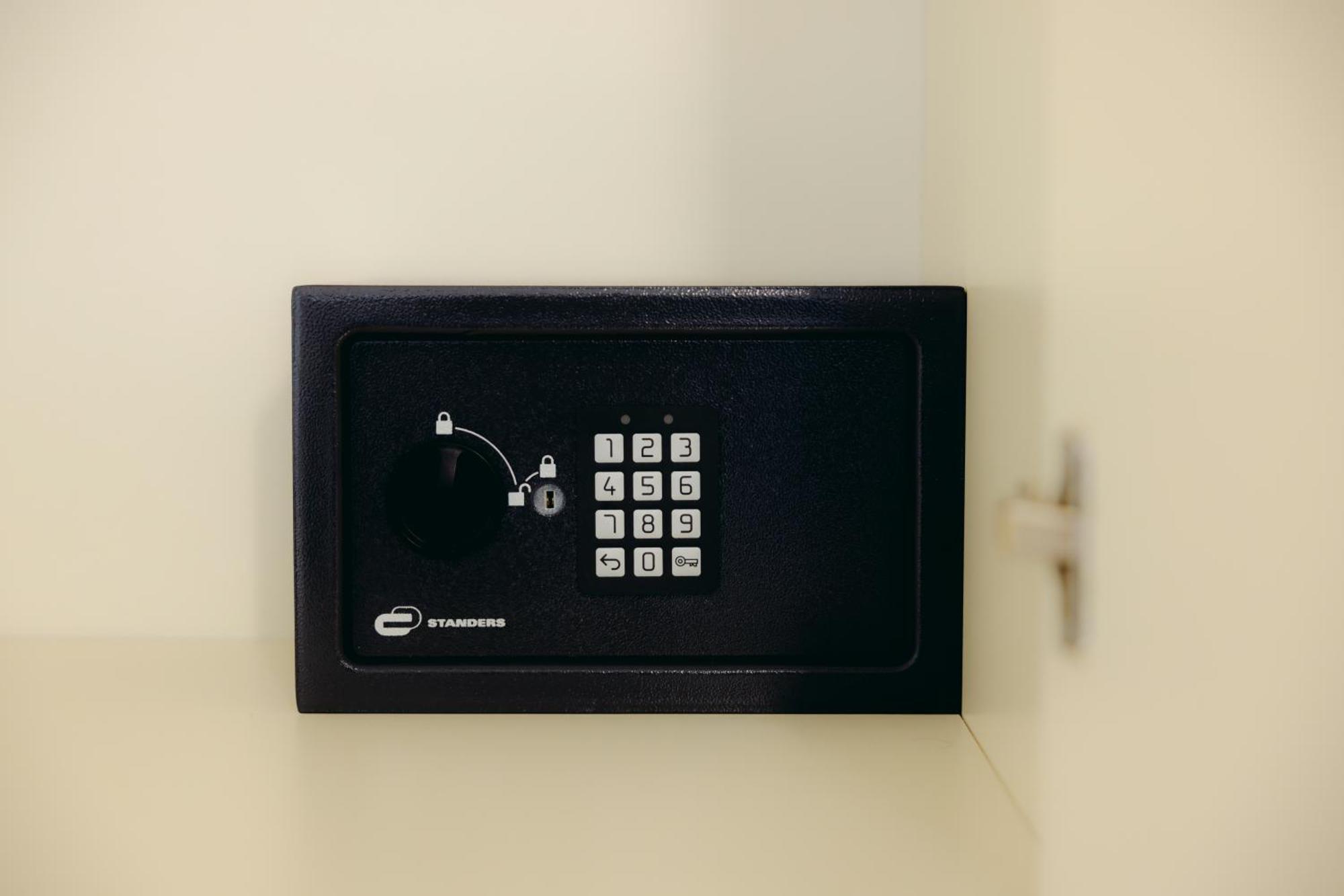 Eap Suites, Верона Екстериор снимка