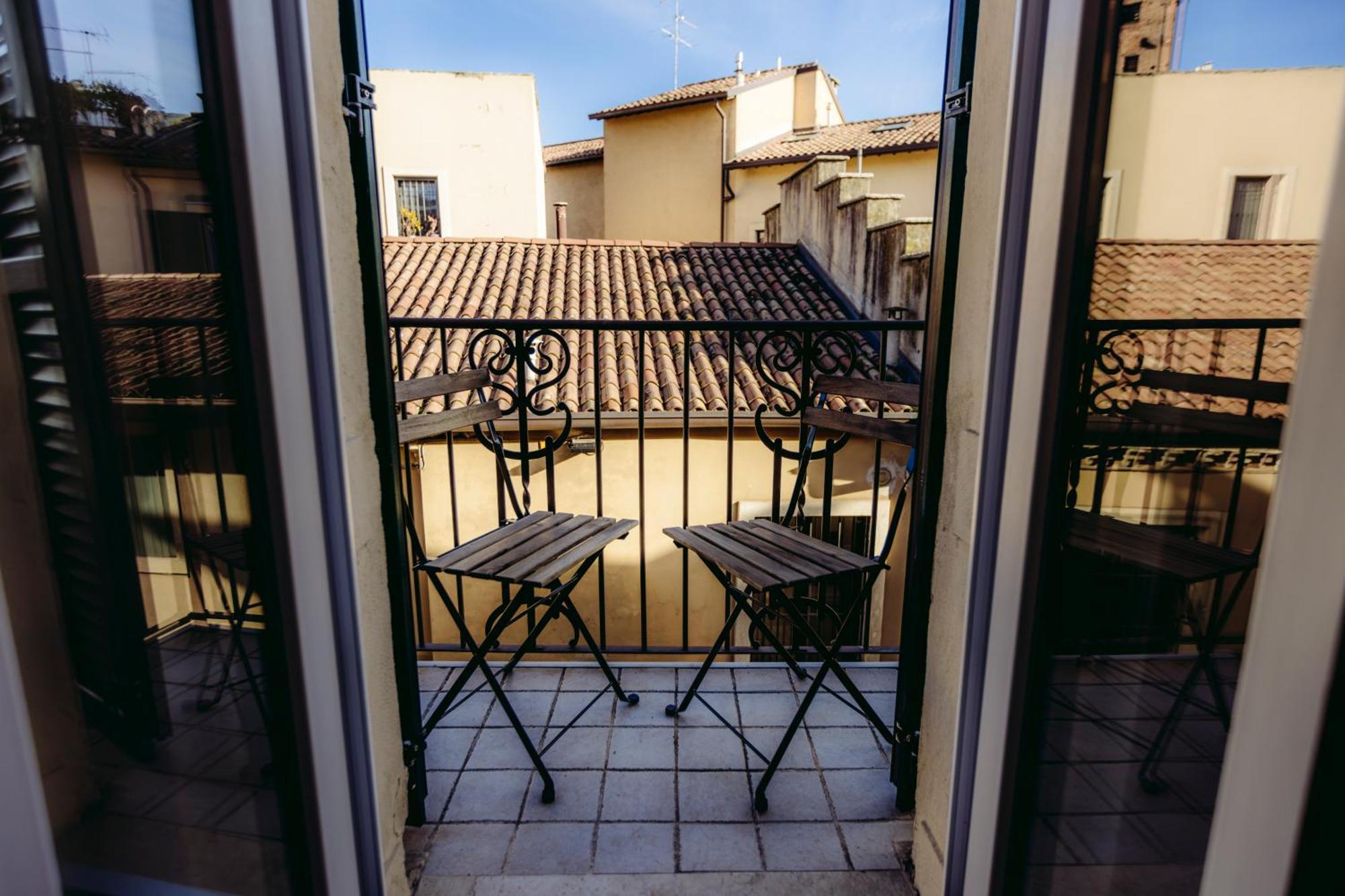 Eap Suites, Верона Екстериор снимка